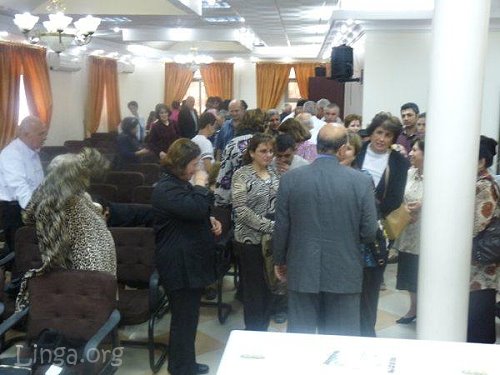 القس الدكتور منير قاقيش في كنيسة غزة المعمدانية