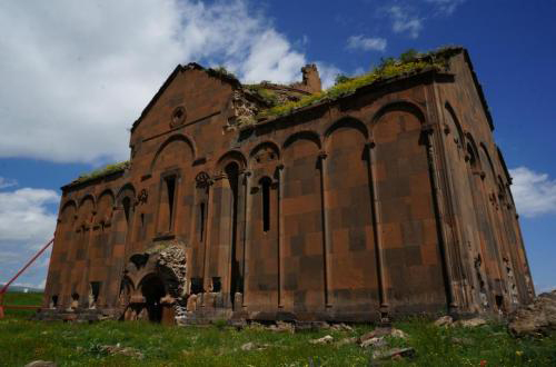 كنيسة ارمنية مهددة بالهدم في تركيا
