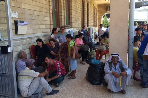 مسيحيون عراقيون مهجرون من بيوتهم