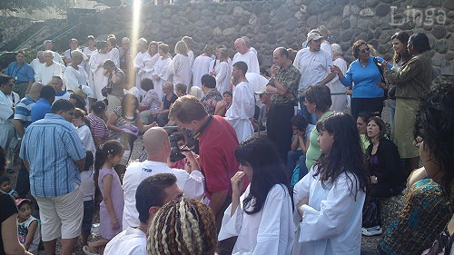 معمودية لكنيسة الاتحاد الانجيلية في نهر الاردن