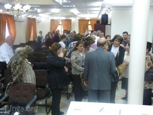 القس الدكتور منير قاقيش في كنيسة غزة المعمدانية