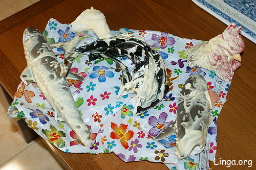 رموز للشعوذه داخل تمثال للقديسة مريم في الناصرة