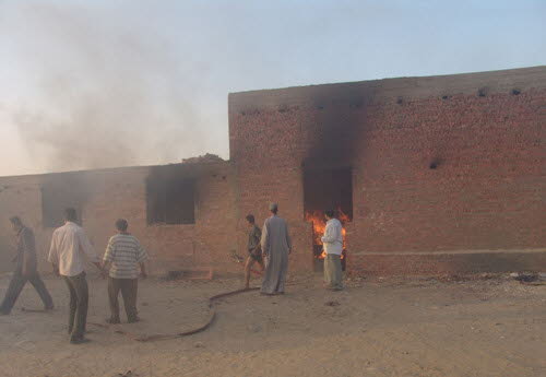 حرق مقبرة الاقباط في الصف بمحافظة حلون