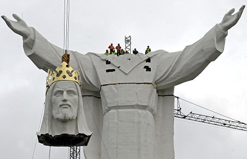 اكبر تمثال للمسيح في العالم