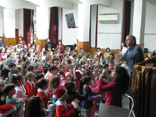 اجواء ميلادية بالمدرسة المعمدانية في الناصرة