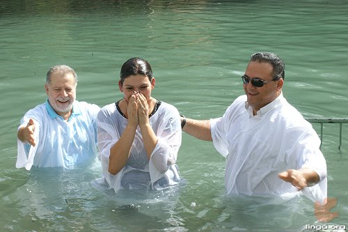 خدمة معمودية في نهر الاردن