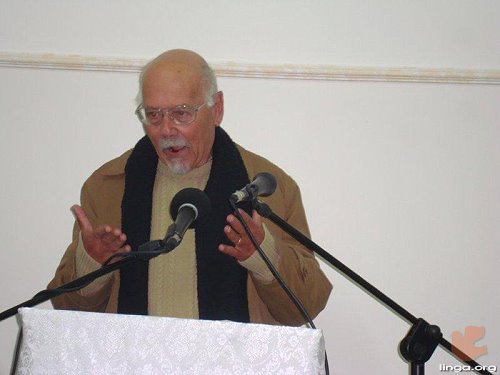 خدمة تذكارية للقس الدكتور وايت بيكر