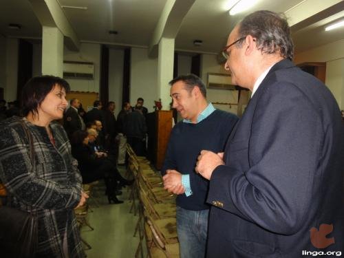 مدير عام المدرسةالمعمدانية بطرس منصور، ومدير عام مستشفى الناصرى الانكليزي السيد جوزسف مين،والمعلمة ونائبة المدير السيدة اليزابيث شحادة في حفل افتتاح التخصص الجديد