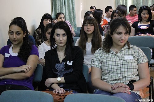 اجتماع شباب قطري في الكنيسة المعمدانية في كفر كنا