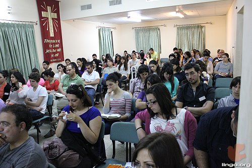 اجتماع شباب قطري في الكنيسة المعمدانية في كفر كنا
