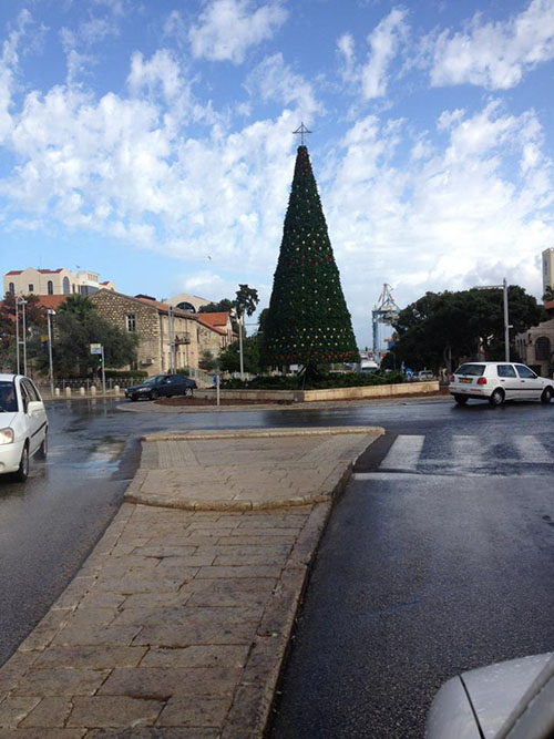 حيفا تحتفل باضاءة شجرة الميلاد لعام 2012