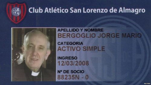 أرسل النادي الرياضي تهانيه للبابا الجديد عبر تويتر ونشر بطاقة عضويته.