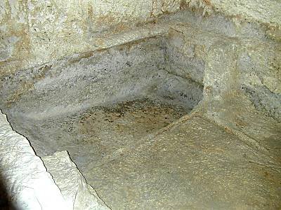 القبر فارغ، الصورة من داخل القبر في بستان القبر بالقدس