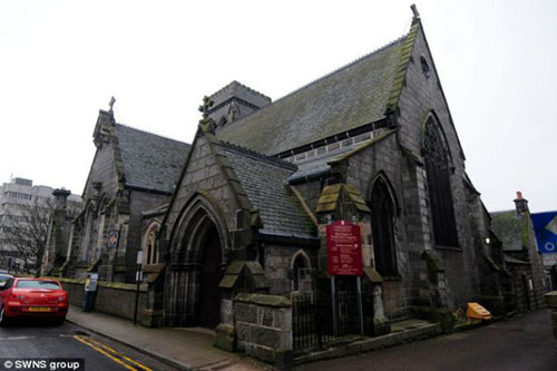 كنيسة سنت جونز فتحت أبوابها للمصلين المسلمين