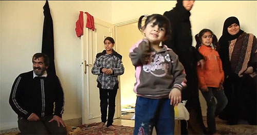اسامة وعائلته - مهاجرون سوريون يجدون ملجأ في الكنيسة الاردنية