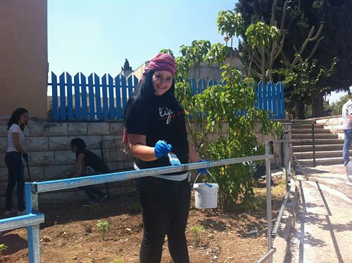خدمة السفراء تقوم بعمل تطوعي في بيت المسنين في الناصرة