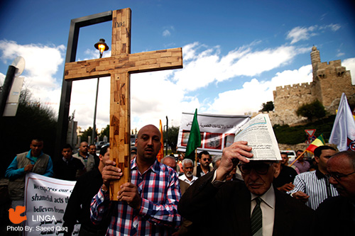 مسيرة بالقدس احتجاجا على الاعتداءات على المقدسات المسيحية