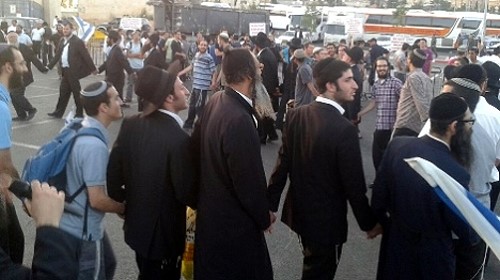 متدينون يهود يتظاهرون احتجاجا على عقد مؤتمر مسيحي في القدس