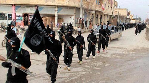 الثورة بالرقة السورية اخطأت الهدف. داعش بدل الحرية