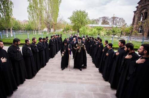 البابا تواضروس يصل ارمينيا للمشاركة بالذكرى المئوية