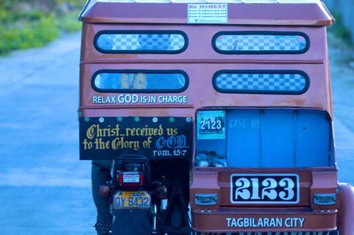 ايات مسيحية على سيارات الاجرة في الفلبين