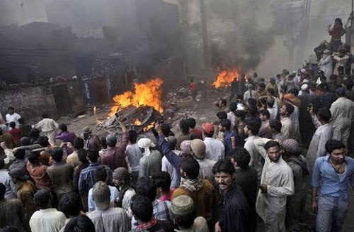 حرق شاب مسيحي باكستاني