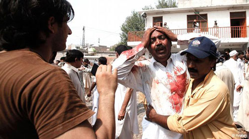 تفجيرات امام كنيسة في بيشاور - باكستان