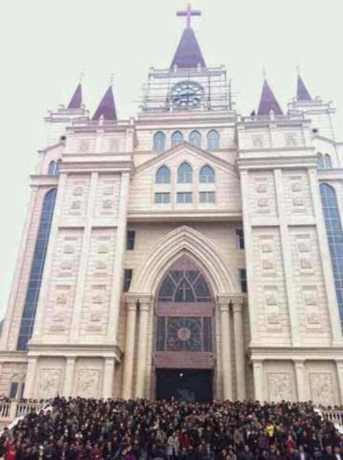 كنيسة تواجه الهدم في الصين بسبب رفضها ازالة الصليب