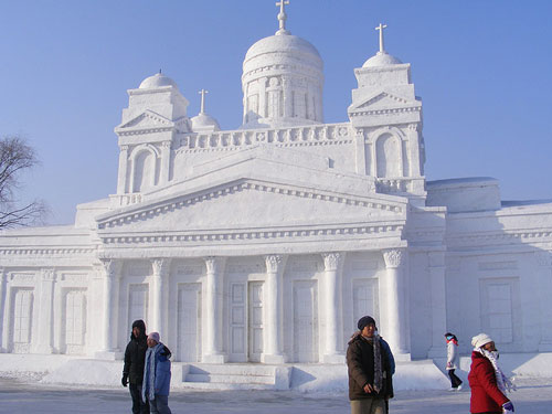 كنيسة من الجليد والثلج في الصين