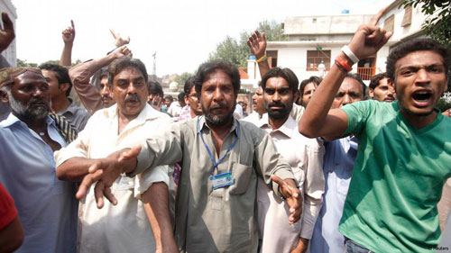 مظاهرات في باكستان بعد تفجير كنيسة