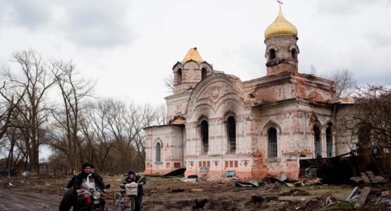 واشنطن بوست: كيف قسمت الحرب الروسية في أوكرانيا العالم المسيحي الأرثوذكسي؟