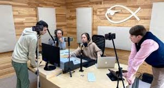 راديو مسيحي يتفاعل مع قيود أوكرانيا على اللغة الروسية