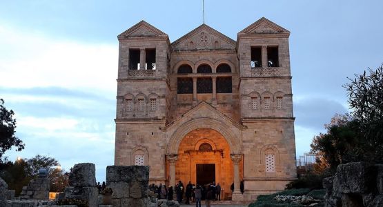 الشرطة الاسرائيلية تمنع المسيحيين من الوصول الى كنيسة جبل الطور للاحتفال بعيد التجلي