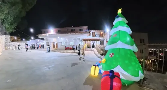 الكنيسة الإنجيلية المعمدانية في الرامة والبعنة تفتتح كريسماس ماركت احتفاليًّا