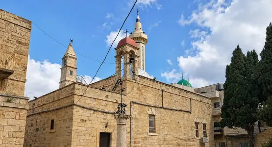 توتر قرب دير مار جرجس في الخضر بعد دخول مسلحين إلى محيط الكنيسة خلال احتفالات العيد
