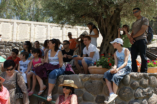 اخبار مسيحية - معمودية لكنيسة الحياة الجديدة في الناصرة