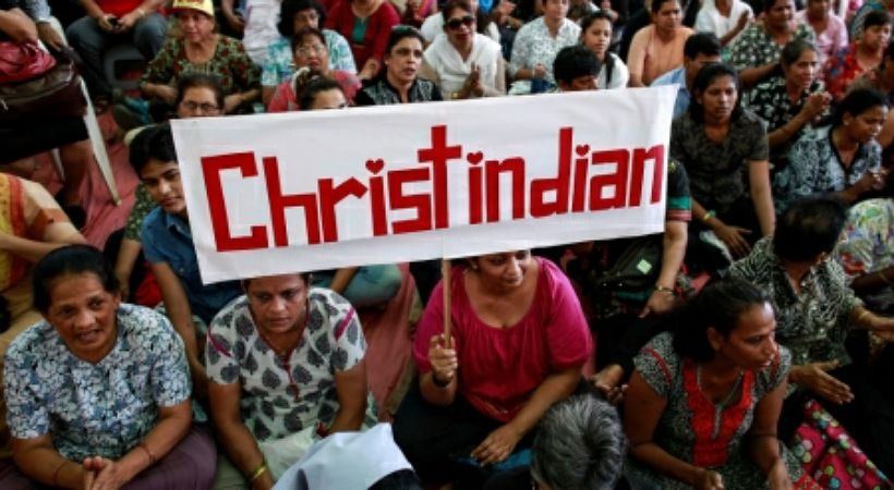 عائلات مسيحية تجبر على الفرار من منازلها بعد أن هاجمها قرويون هندوس