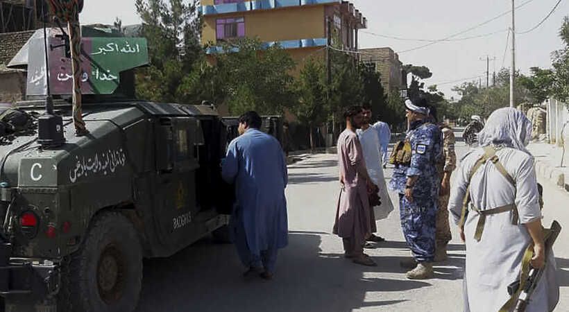  المسيحيون الأفغان ينادون بالصلاة إثر تمدد طالبان في البلاد 