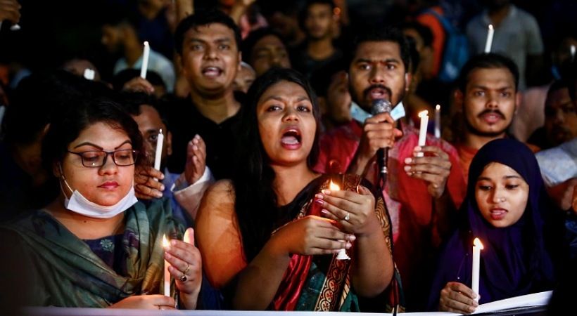 احتجاج المئات في بنغلاديش على العنف الديني الدامي