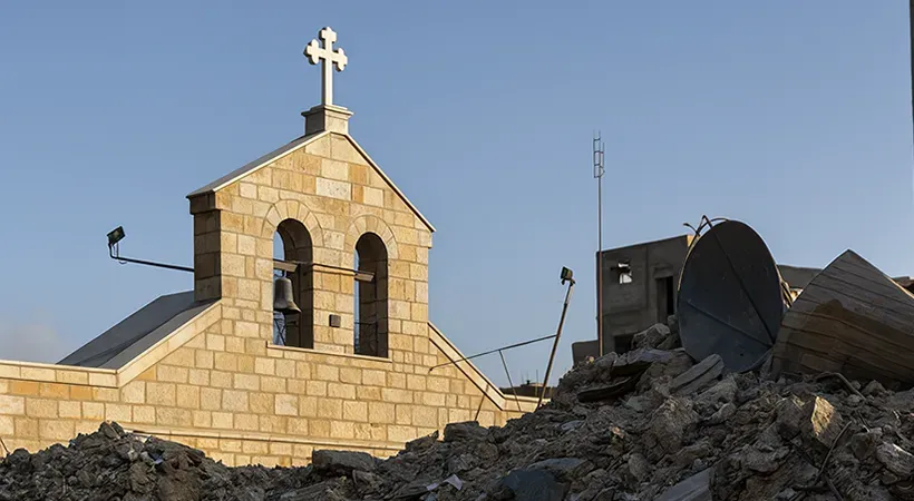 مسيحيو غزة بين البقاء والرحيل: جماعة عريقة تصارع من أجل البقاء في زمن الحرب